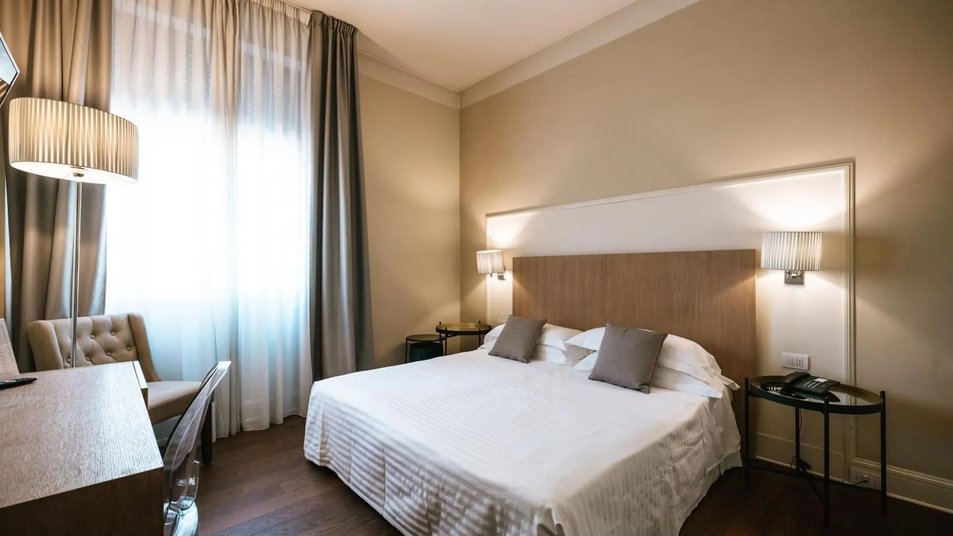 ****  Hotel De La Ville Riccione Italia